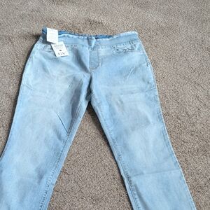 Gloria Vanderbilt Light Blue Straight Leg Jeans